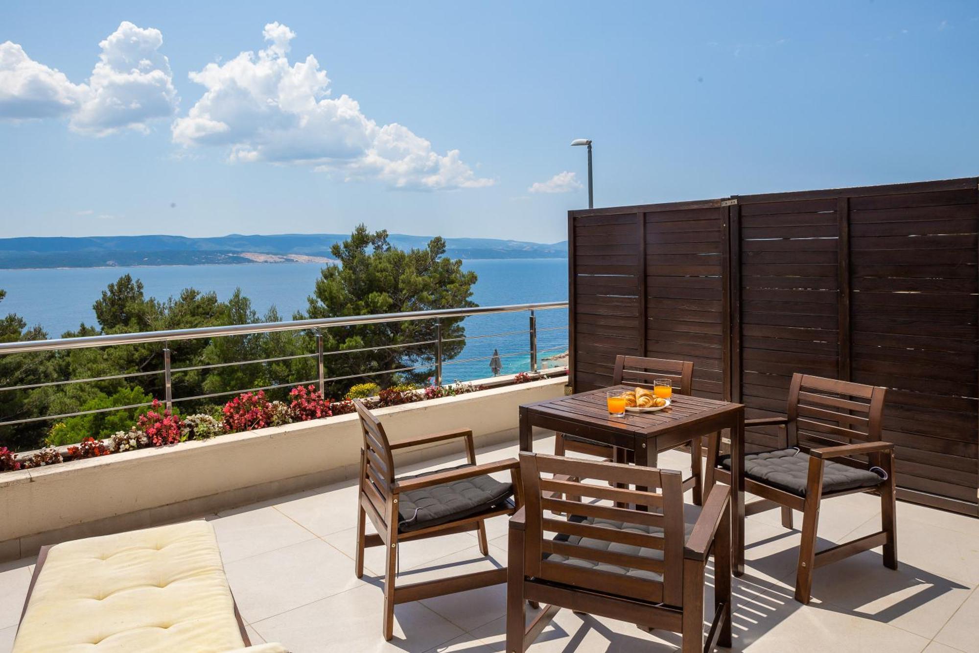 Jolara With Heated Pool Apartment *